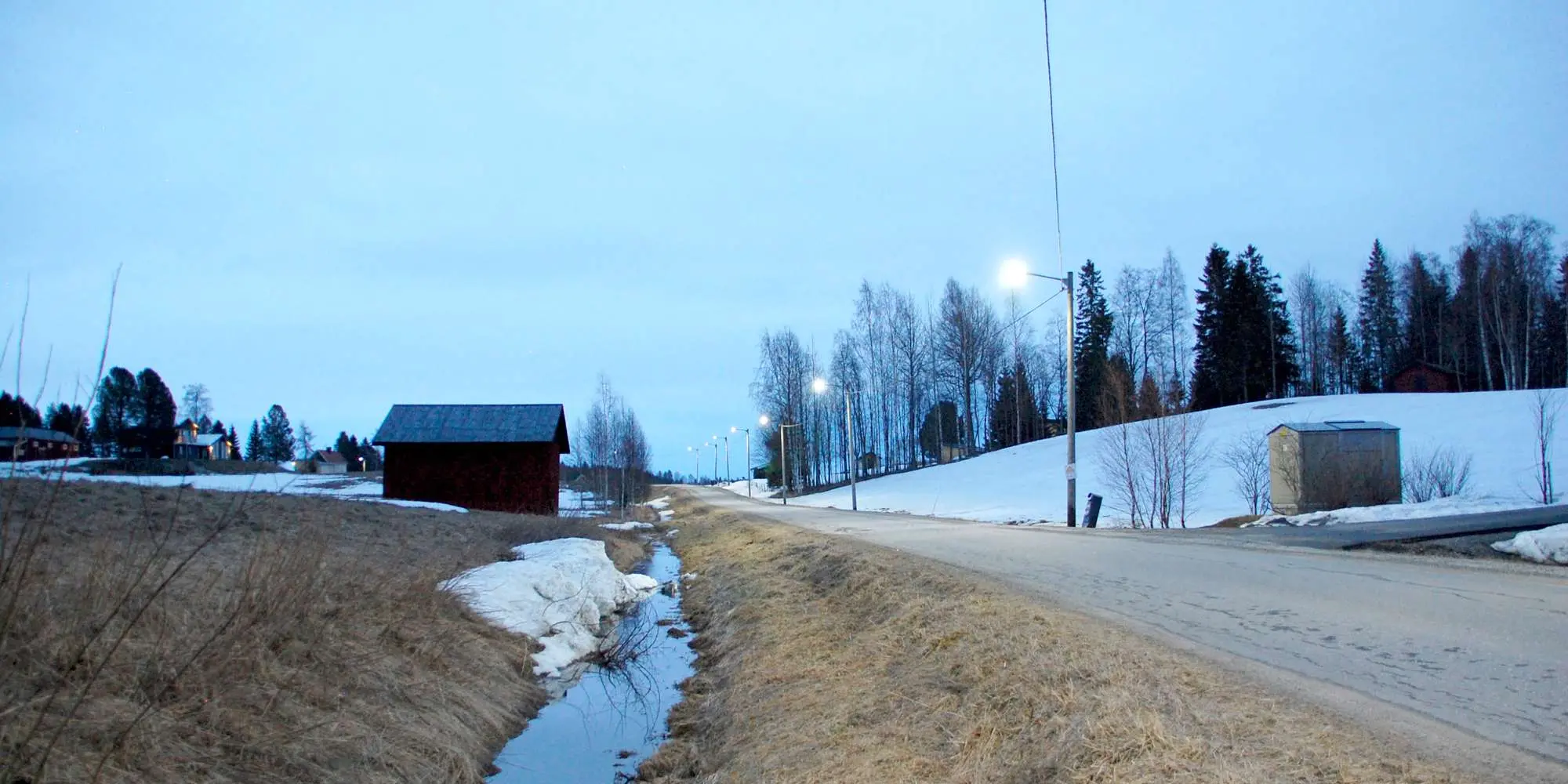 Gatubelysning efter mindre väg